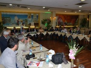 CHP Sakarya Milletvekili Özkoç, Milletvekili Adayları İle Bir Basın Toplantısı Düzenledi