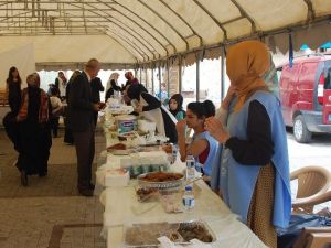 Anadolu Gençlik Derneği’nden Kermes