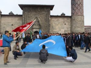 Erzurum Ülkü Ocakları’ndan “3 Mayıs Türkçülük Günü” Yürüşü