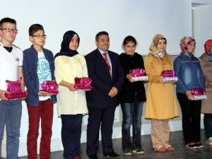 Ufka Yolculuk’ta Dereceye Girenlere Ödülleri Verildi