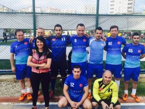 Acıbadem Çeyrek Finalde