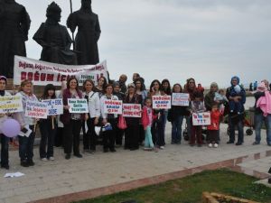 Kadınlar Ve Doktorlar, ’’Doğum İçin El Ele ‘’ Yürüyüşü Düzenledi
