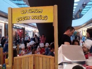 İstanbul Yenisahra Optimum AVM De ’Optimum Çocuk Kulubu’ Tarafından Kurabiye Süsleme Atölyesi Kuruldu