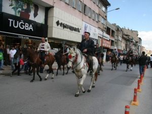 Afyonkarahisar’da Türkçülük Günü Yürüyüşü