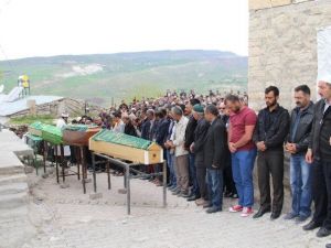 Trafik Kazasında Ölen 4 Kişi Çemişgezek’te Toprağa Verildi