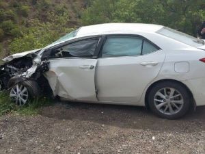 Tunceli-erzincan Karayolunda Trafik Kazası: 4 Yaralı