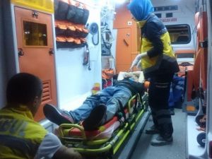 Motosikletten Düşen Sürücü Yaralandı