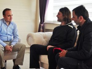 AK Parti Çanakkale Milletvekili Adayı Av. Bülent Turan Dünya Rekortmeni Çanakkaleli Milli Sporcu Sertan Aydın’ı Ziyaret Etti.