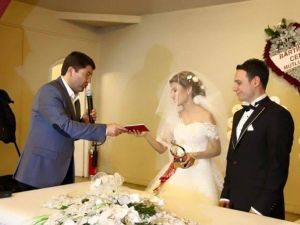 Milletvekili Tunç Nikah Şahidi Oldu