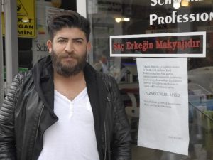 Kuaförden İlginç Protesto