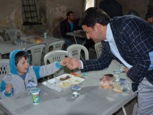 Üryan Baba Mezarı Başında Dualarla Anıldı