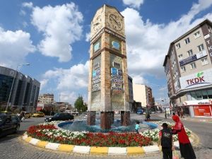 Borsa Kavşağına Süs Bitkileri Ekildi