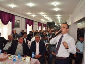 AK Parti Milletvekili Adayı Turan, Ezine’de Muhtarlarla Bir Araya Geldi