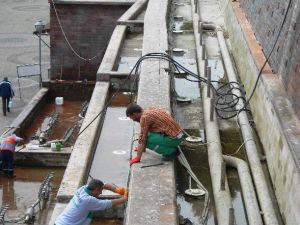 Şelale Bakımdan Geçti