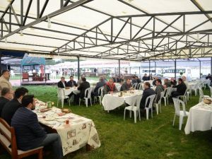 Belediye Başkanı Selim Yağcı, M Plakalı Minibüs Şoförleriyle Kahvaltıda Bir Araya Geldi