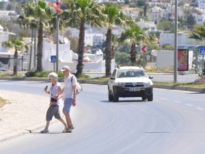 Yoğunlaşan Trafik Turistlere Zor Anlar Yaşatıyor