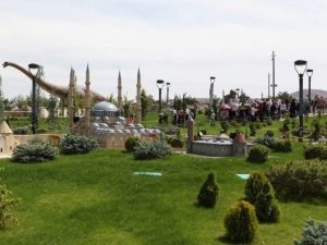 80 Binde Devr-i Alem Parkını 800 Bin Kişi Ziyaret Etti