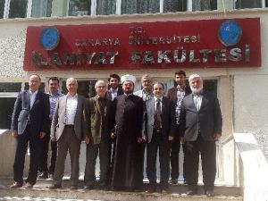 “Düşünce Ve Davranışlarda Orta Yol” İsimli Konferans Gerçekleşti