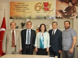 Prof Dr. Gaye Usluer Gazetecilik Meslek Örgütleriyle Buluştu