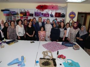 Giyim Tasarım Kursiyerlerine Sertifika