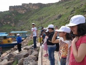 Çocuklar Kent Ve Tarih Bilinçlerini Geliştirmek İçin Geziyor