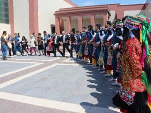 Diyarbakır’da ’Hep Beraber Sanat’ Sergisi Açıldı