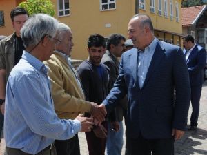 Dışişleri Bakanı Mevlüt Çavuşoğlu’ndan Mahalle Gezileri