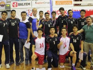 Liseler Voleybol’da Yamanlar Türkiye İkincisi Oldu