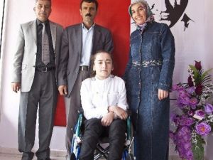 Engelli Gence Anlamlı Bağış