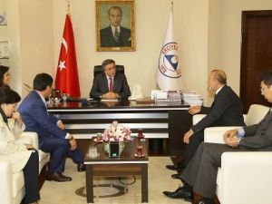 Kırgızistan Büyükelçisi’nden Rektör Prof. Dr. Fahrettin Keleştemur’a Ziyaret