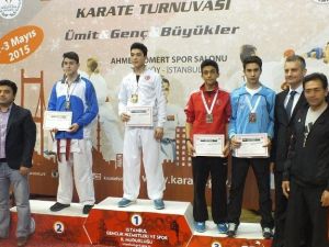 Boğaziçi Karate Turnuvasında Kağıtspor’dan Büyük Başarı