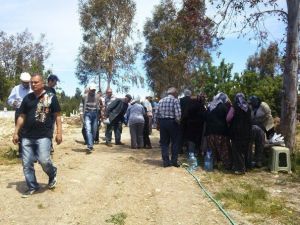 Yeniköy’de İmece Usulü Mezarlık Temizliği