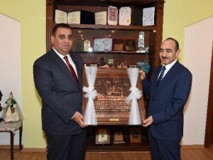 Azerbaycan Heyetinden Başkan Can’a Ziyaret