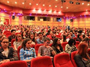 Eskişehir’de “Yunus’un Güncesi” Adlı Oyun Sahnelendi