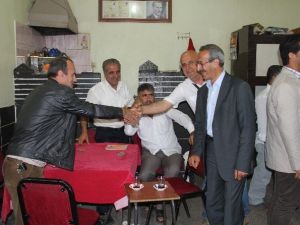 HDP Diyarbakır Milletvekili Adayı Demirel, Bağlar Esnafını Ziyaret Etti