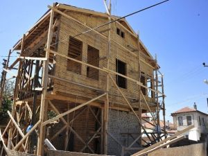 İki Asırlık Ev Aslına Uygun Şekilde Yeniden Yapılıyor