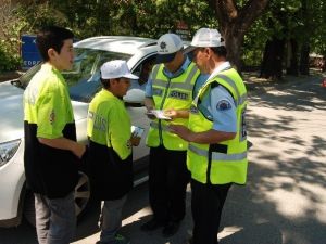 Minik Polisler Denetim Uygulaması Yaptı