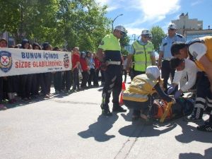 Valilik Bahçesinde Kaza Tatbikatı Yapıldı