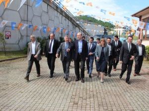 AK Parti Trabzon Milletvekili Adayı Soylu, Beşikdüzü’nde STK’larla Buluştu