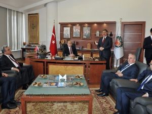 Akdoğan’dan Büyükşehir Belediyesi’ne Ziyaret