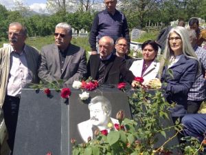 Fikri Sönmez Mezarı Başında Anıldı