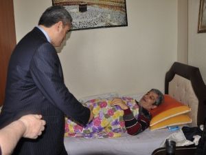 Nazilli’de Belediyeden Engelliye Akülü Araç Desteği