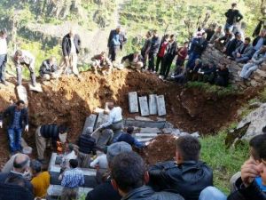 Zap Suyuna Düşen Aractaki 5 Kişi Toprağa Verildi