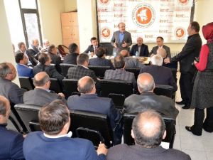 Gümrükçüoğlu Mahalle Muhtarları İle Toplantılarını Sürdürüyor