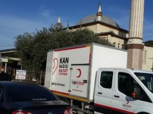 İmam Minareden Seslendi Esnaf Kan Vermeye Koştu