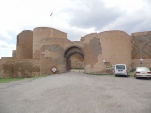 Antik Kenti Her Gün Yüzlerce Yerli Ve Yabancı Turist Ziyaret Ediyor