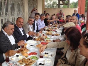 Kızılay Köylere Kütüphane Kuruyor