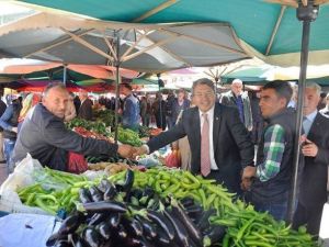 Gümüşhane Milletvekilleri Üstün Ve Aydın Seçim Gezilerini Pazarda Sürdürdü