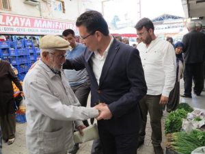 AK Parti’li Atay Uslu Elmalı Pazarında