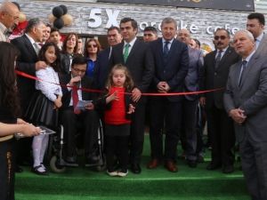 Vali Düzgün, Engelli Vatandaşı Kafe Açılışında Yalnız Bırakmadı